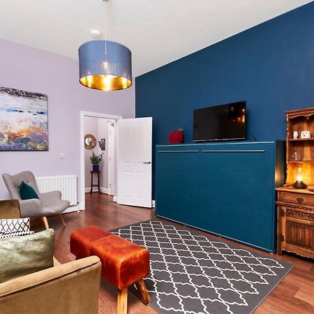 Lovely Abode In Newcastle - Sleeps 4 - Ground Floor Kültér fotó