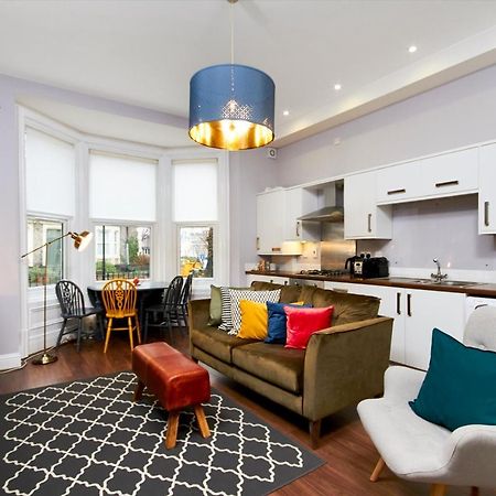 Lovely Abode In Newcastle - Sleeps 4 - Ground Floor Kültér fotó