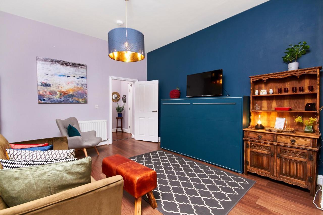 Lovely Abode In Newcastle - Sleeps 4 - Ground Floor Kültér fotó