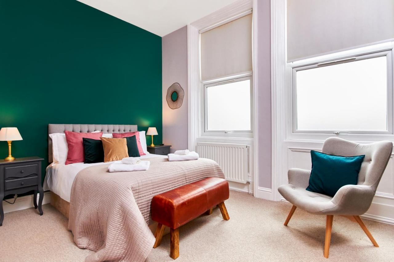 Lovely Abode In Newcastle - Sleeps 4 - Ground Floor Kültér fotó