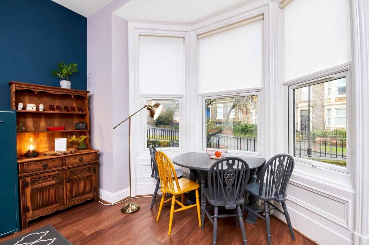 Lovely Abode In Newcastle - Sleeps 4 - Ground Floor Kültér fotó
